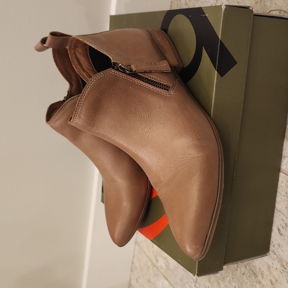 Bueno Vale F23 Stone Natural size 41 ankle bootie - Picture 3 of 16